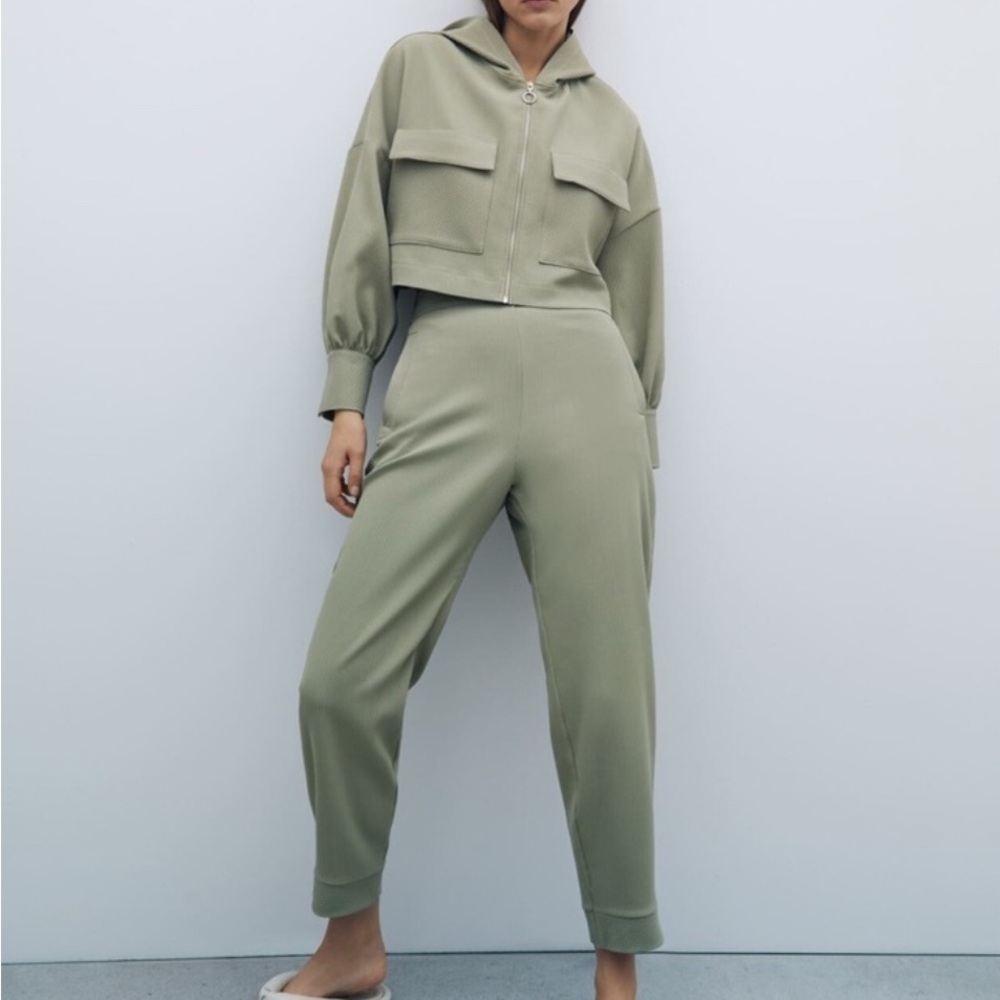 Zara Set In Green